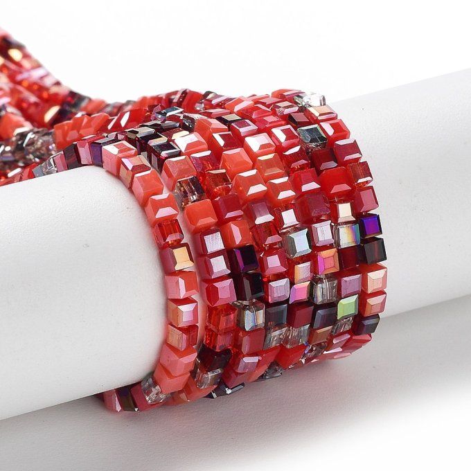 Perles verre cubique à facettes ,2.5x2.5x2.5mm (env 175 perles) reflets arc en ciel, rouge brique