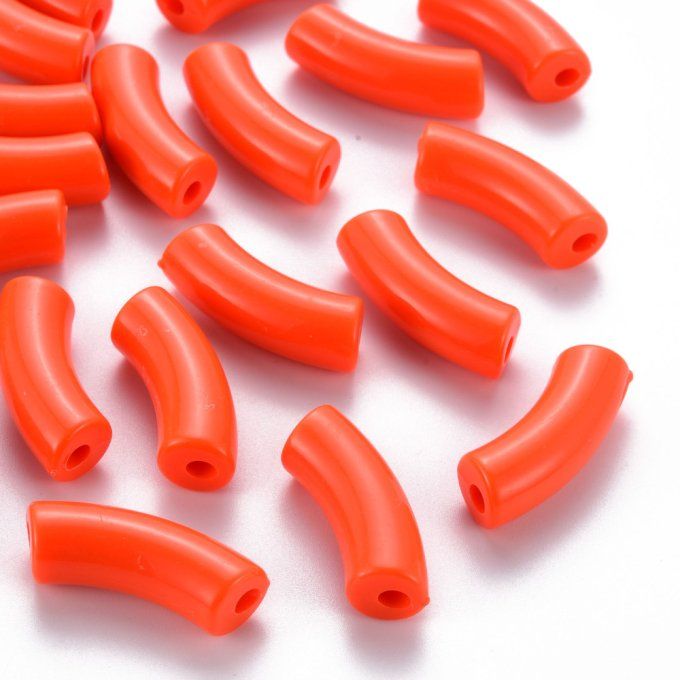 Perle acrylique  opaque en forme de tube incurvé  36x13.5x11.5mm  couleur rouge orangé