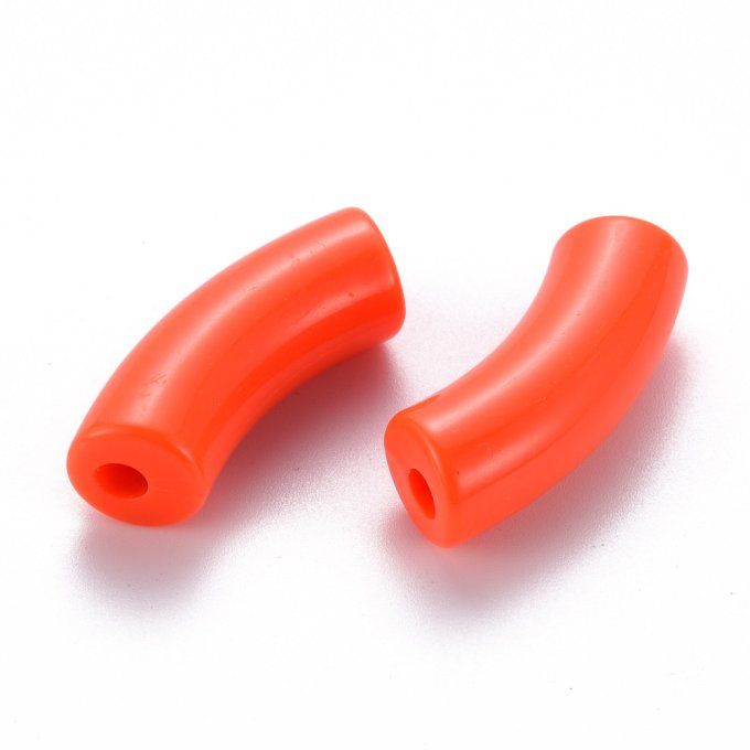 Perle acrylique  opaque en forme de tube incurvé  36x13.5x11.5mm  couleur rouge orangé